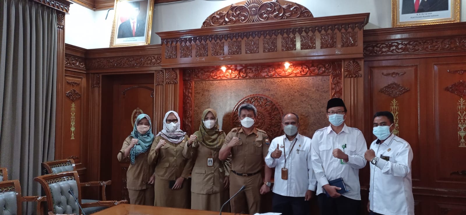 Tim PTA Jambi dan Tim Pemda Provinsi Jambi Bahas Draf Kerjasama dalam Petemuan di Ruang Rapat Gubernur