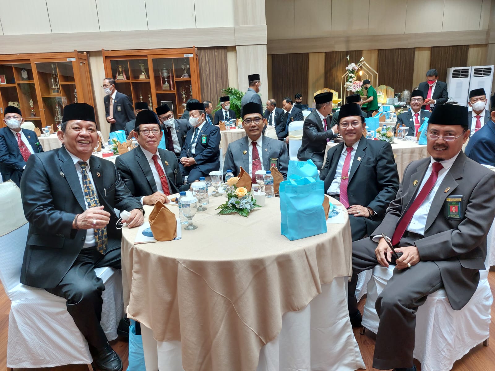 Memenuhi Undangan Wisuda Purnabakti Para Pimpinan Hakim Agung dan Hakim Adhoc pada Mahkamah Agung RI