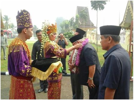 Silaturrahmi KPTA Jambi di Kabupaten Batang Hari Disambut Tarian Sekapur Sirih (02/10/2014)