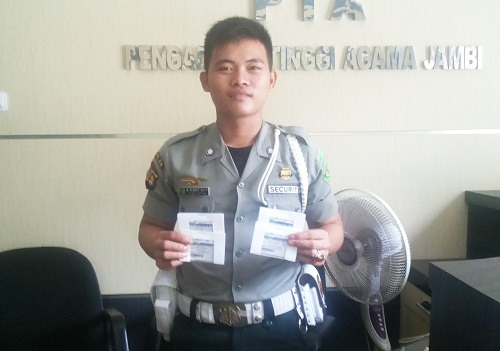 Hari ini, Seluruh Tenaga Honorer PTA Jambi Terima Kartu BPJS Kesehatan (29/9)