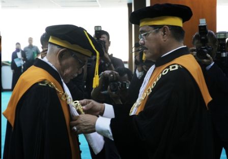 Wakil Ketua PTA Jambi Ucapkan Selamat Kepada Ketua Kamar Perdata MA (02/05/2014)