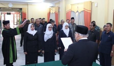 Ketua PTA Jambi Melantik Tiga Orang Panitera Pengganti (28/02)