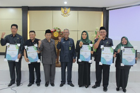 PTA Jambi Berikan Piagam Penghargaan Kepada PA Berprestasi