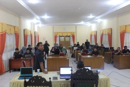 Hakim PA Muara Bulian Presentasikan Inovasi SMS Center di PTA Jambi (03/05)