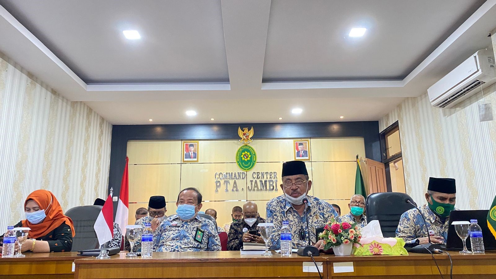 Ketua Pengadilan Tinggi Agama Jambi Membuka Diskusi Hukum