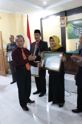 Wakil Ketua PTA Jambi Perintahkan Admin ABS Untuk Validasi dan Input Data Kepegawaian