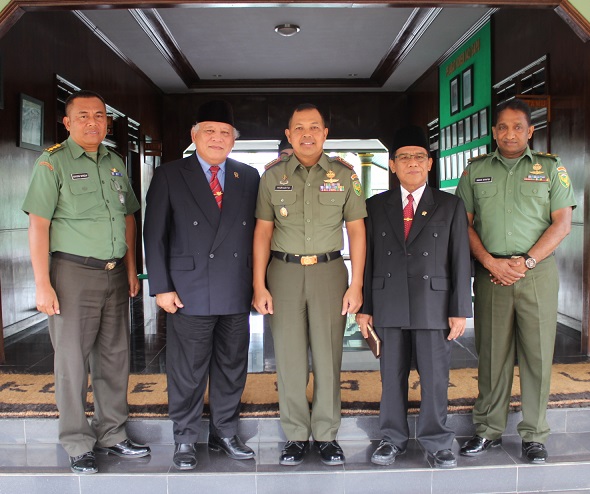 Ketua PTA Jambi Silaturahim ke Danrem 042 Gapu