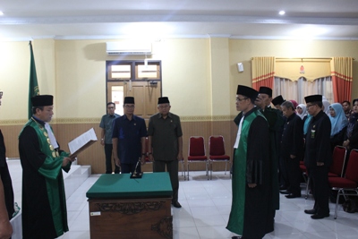  Ketua PTA Jambi  Lantik KPA Sengeti kelas IB Yang Baru