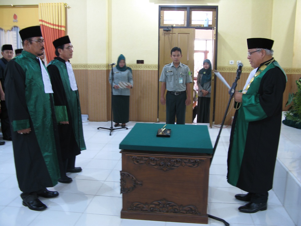 Dua Hakim Tinggi PTA Jambi Dilantik (11/11/2014)
