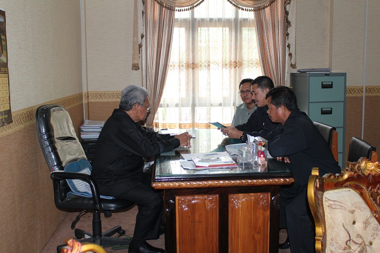 Ketua PTA Jambi Terima Laporan dari Peserta Bimtek JDIH