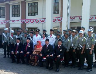 Inilah Penggerek Bendera Merah Putih Peringatan HUT RI Ke-70 di PTA Jambi (18/08)
