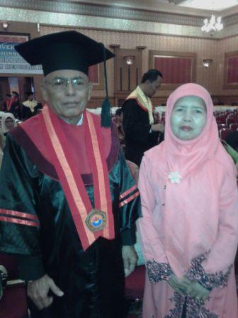 Mantan Hakim Tinggi PTA Jambi Dinobatkan Sebagai Lulusan Terbaik S.2 Unbari Jambi (27/11)