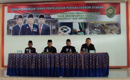 Hakim Agung YM. H. Amran Suadi Membuka Bimtek Ekonomi Syariah (04/2)