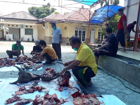 Penyembelihan Tiga Ekor Sapi Kurban diselenggarakan di PTA Jambi