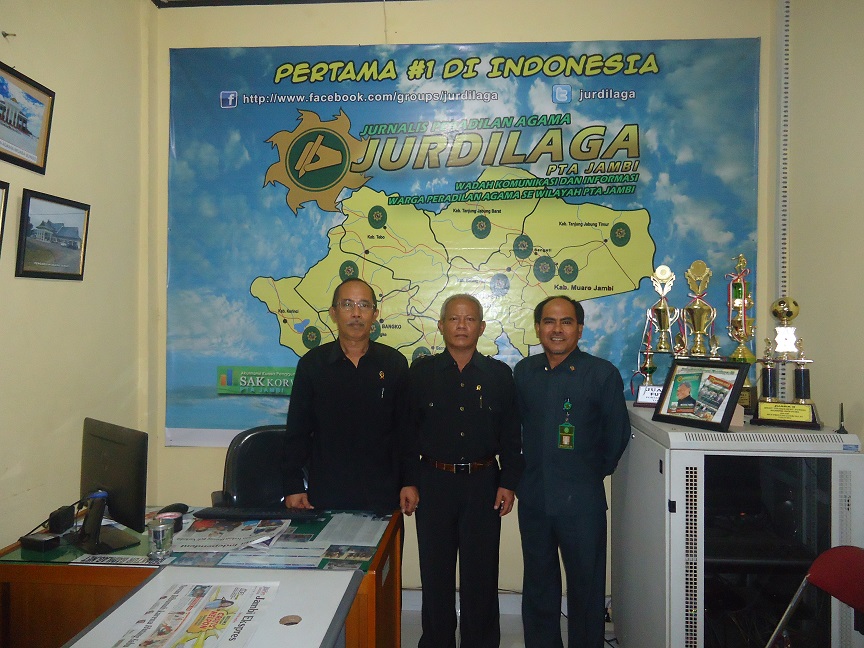 Ketua PTUN Jambi Sambangi Ruang Redaksi Jurdilaga PTA Jambi