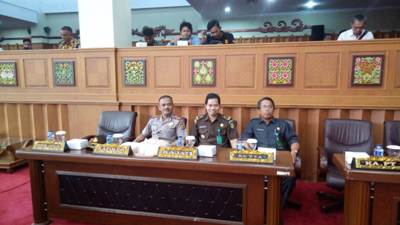 Kasubbag Tata Usaha dan Rumah Tangga Hadiri Sidang Paripurna DPRD Provinsi Jambi, Wakili KPTA Jambi 
